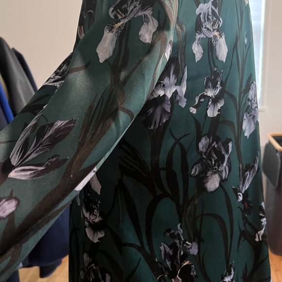 H&M Satin Effect Open Front Blazer | Size 10 - Picture 6 of 10